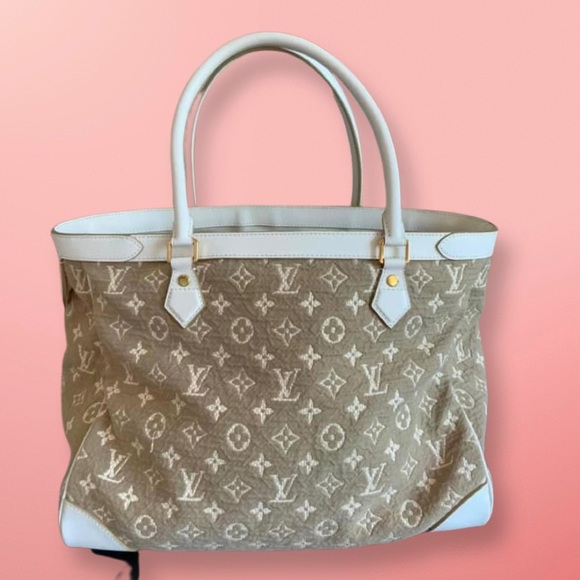 LOUIS VUITTON
Limited Edition White Monogram Sabbia Cabas GM - Picture 4 of 11
